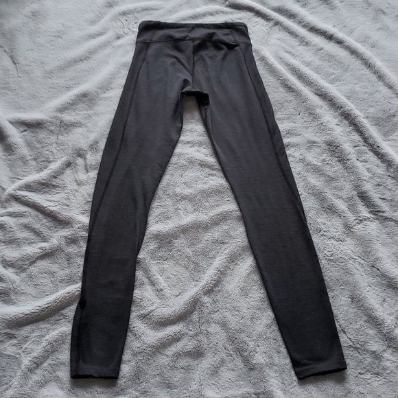 Under Armour Leggings. (A) - Picture 3 of 5